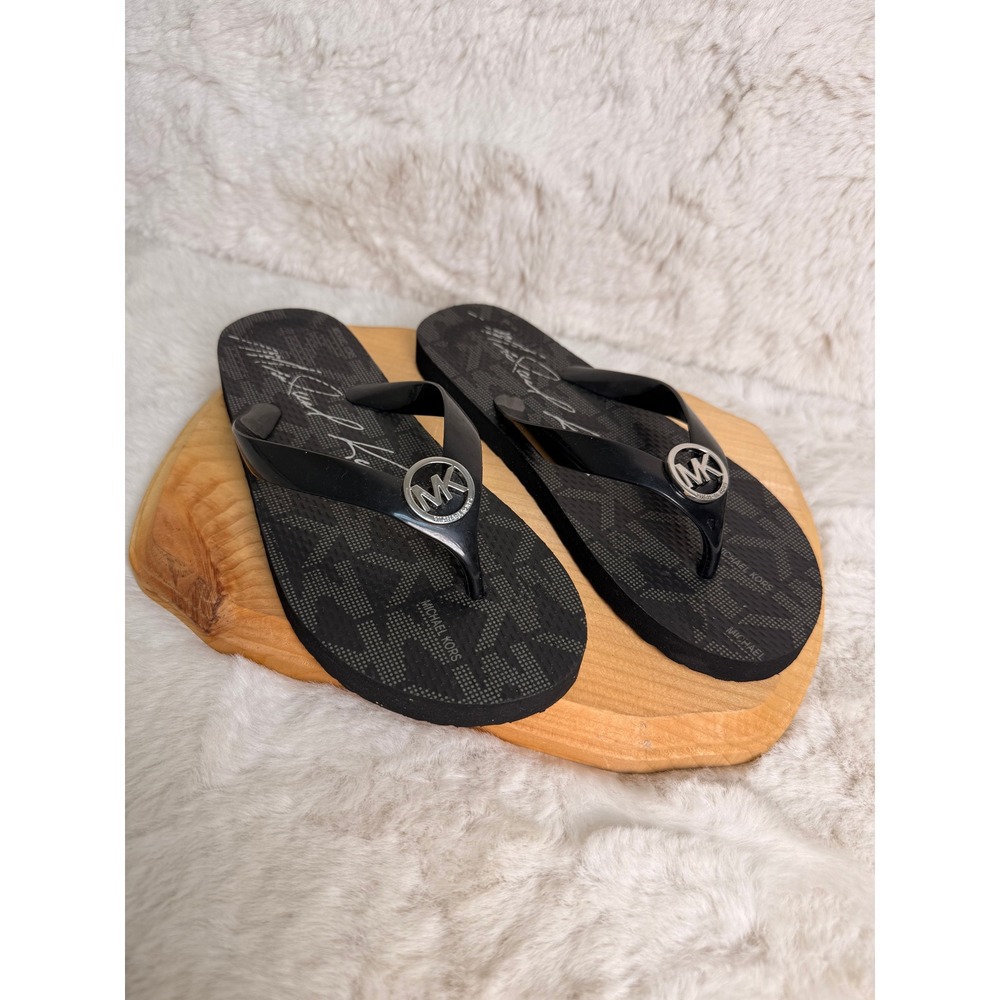 Michael Kors Women Black Grey MK Silver Medallion Logo Flip Flop Sandals Size 6